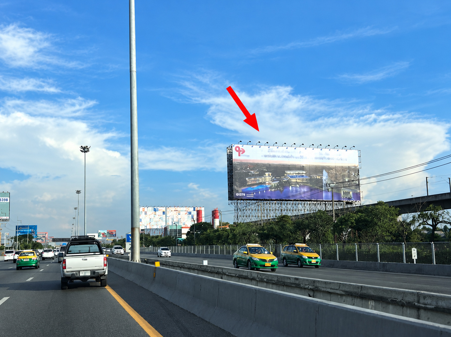 ป้ายโฆษณาก่อนวงแหวน กม.4(G) ขาออก รูปที่ 2