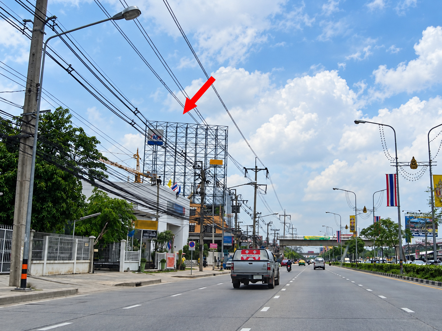 ป้ายโฆษณาเยื้องกระทรวงยุติธรรม(ขาออก) รูปที่ 3