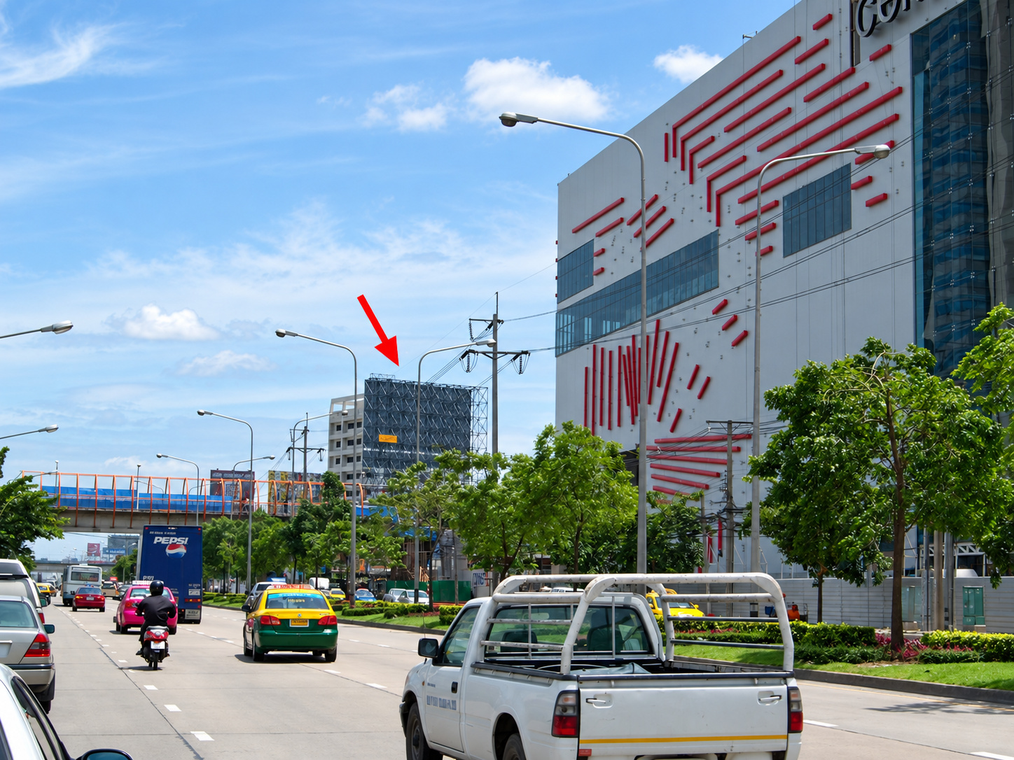 ป้ายโฆษณาเยื้องกระทรวงยุติธรรม(ขาเข้า) รูปที่ 2